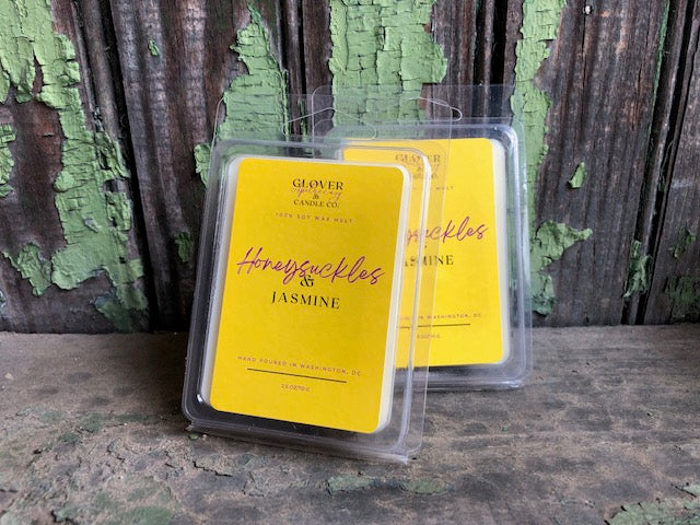 Our Honeysuckles & Jasmine soy candle is our wink to Spring time and the first blooms within a Spring garden. This is a simplistic, honey-sweet aroma of lemon, violet, honeysuckles, jasmine, fresh powder & wood. All wax melts are made with 100% soy wax. 